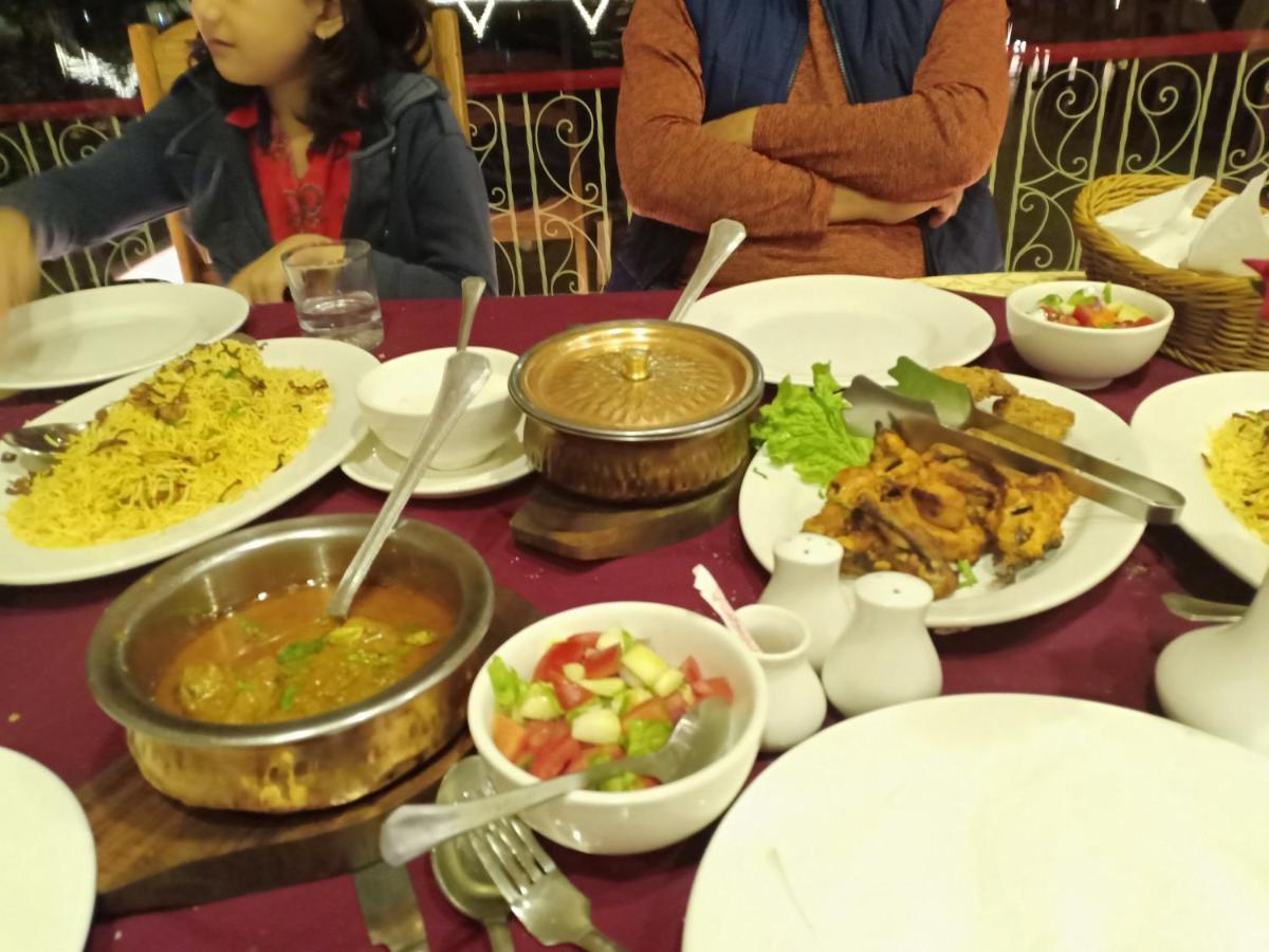 Royal Manor F-10 Bed and Breakfast Islamabad Exteriör bild